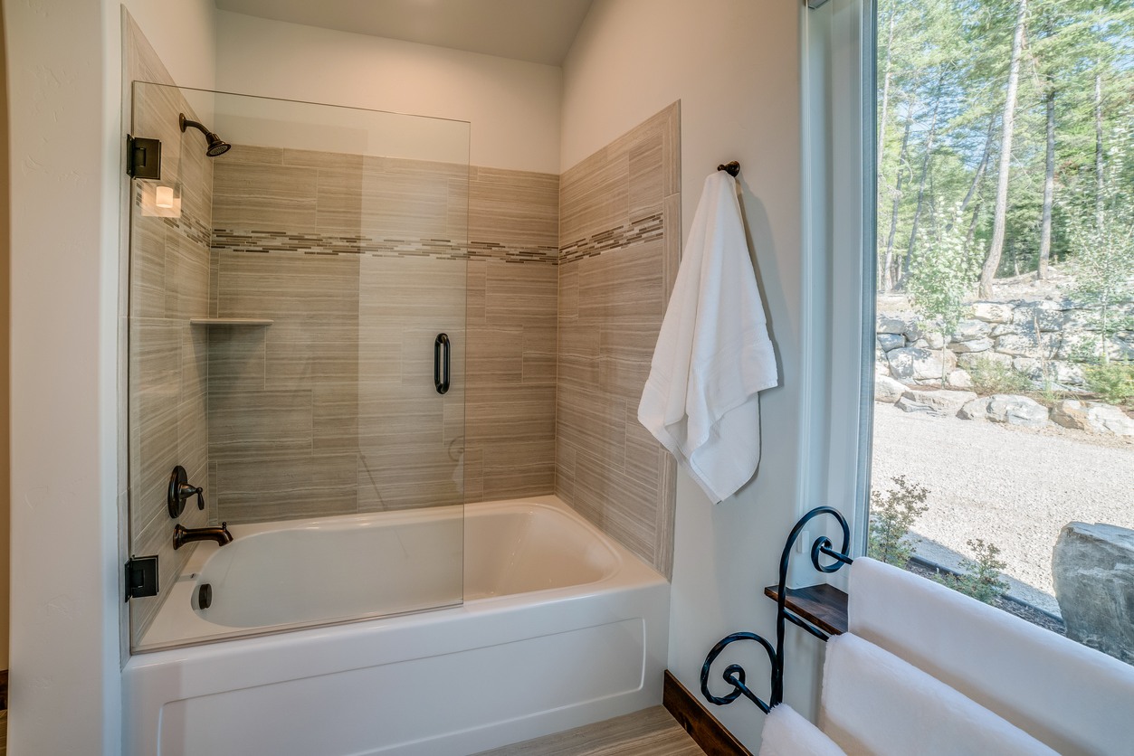 Shower & Tub Installation in Willoughby